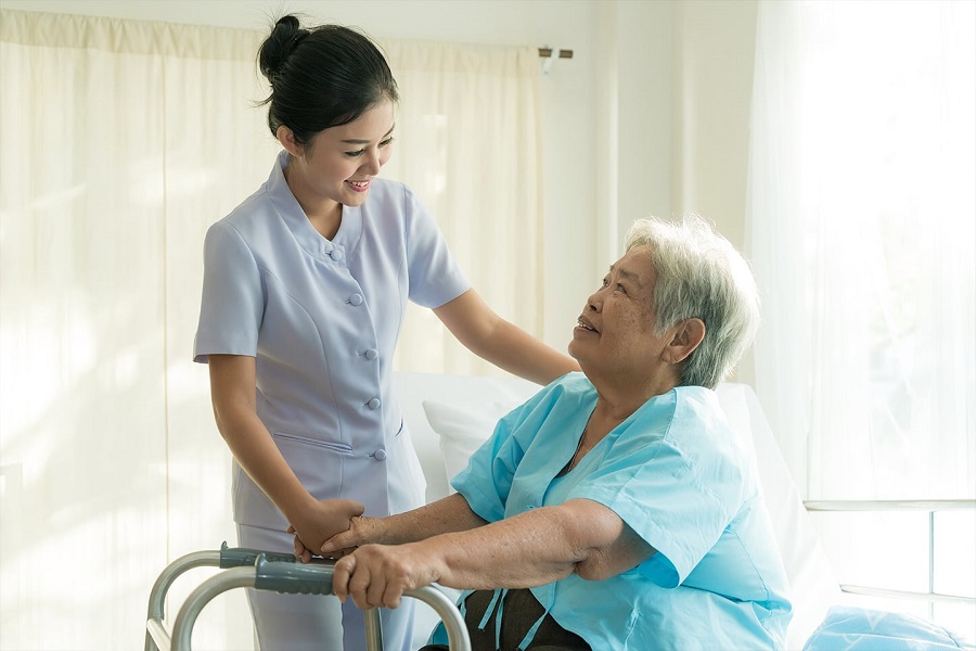 Hình ảnh giới thiệu dịch vụ chăm người già, bệnh của Giúp việc nhà 3 miền Trường Thịnh