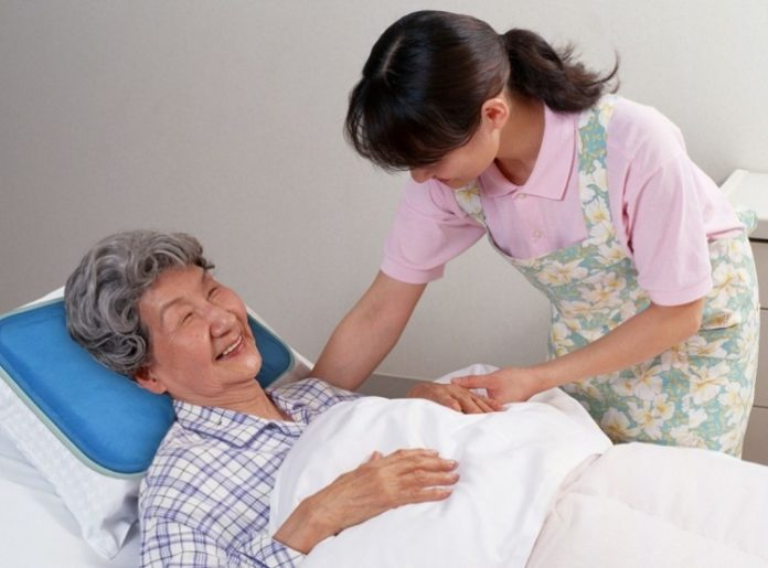 Hình ảnh dịch vụ chăm sóc người già, bệnh tại nhà của Giúp việc nhà 3 miền Trường Thịnh