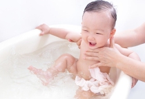 Người giúp việc chăm bé  cần lưu ý đều gì