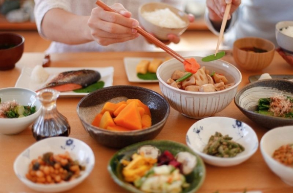 Giúp việc nhà nấu ăn 