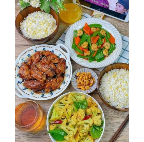GĐÌNH EM ĐANG CẦN GẤP 1 CÔ GIÚP VIỆC NHÀ ,PHỤ CHĂM BÉ NHỎ 