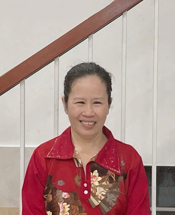 Cô Cúc quê Huế