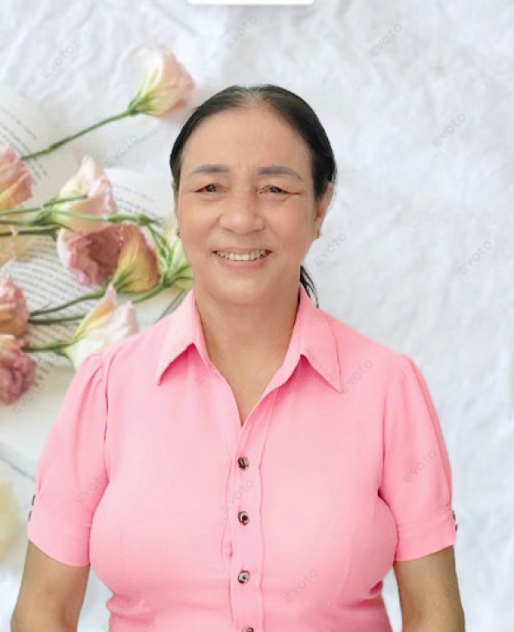 Cô Tuyết quê Quảng Bình 
