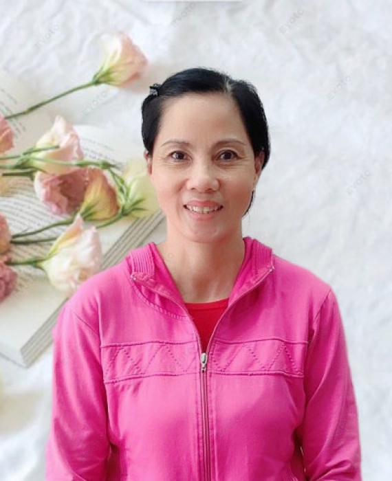 Cô Tuyển quê Long An 
