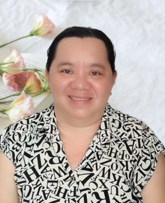 Chị Trúc Ly 