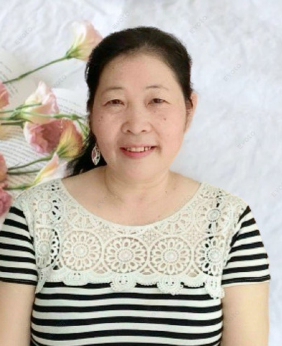 Cô Hương quê Hà Tĩnh sinh năm 1969
