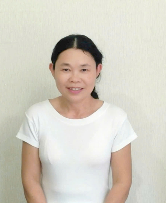 Mẹ Như Ý Sinh năm  1989 có kèm theo con gái 4 tuổi 