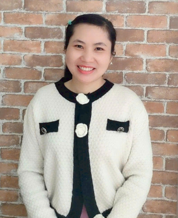 Em Thắm sinh năm 1991