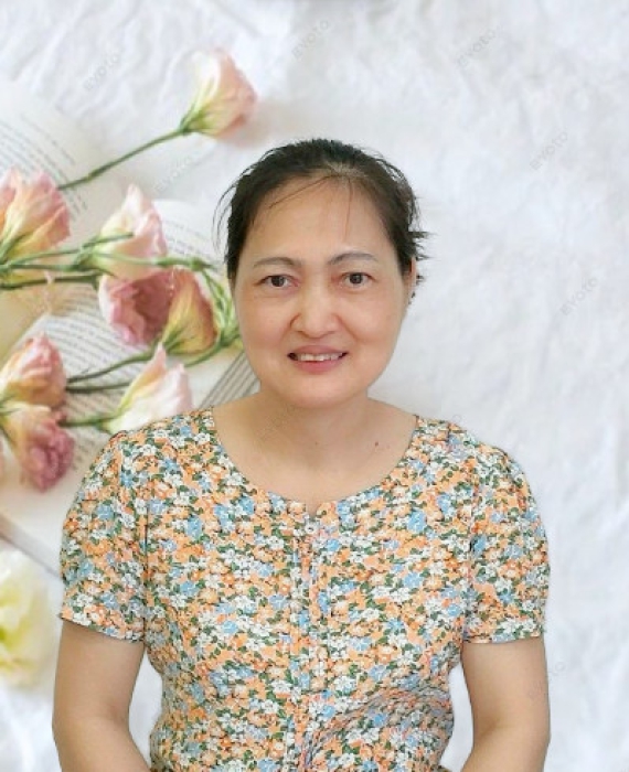 Cô Khuyên quê miền Bắc