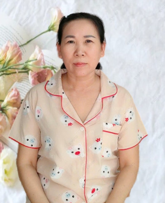 Cô Dung quê Bình Định sinh năm 1971