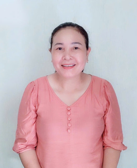 Cô Hiền sinh năm 1973