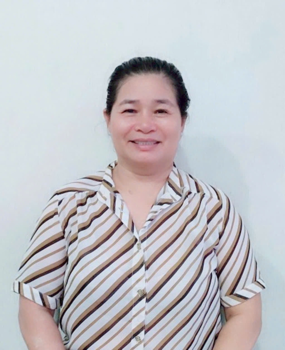 Cô Hạnh sinh năm 1974 