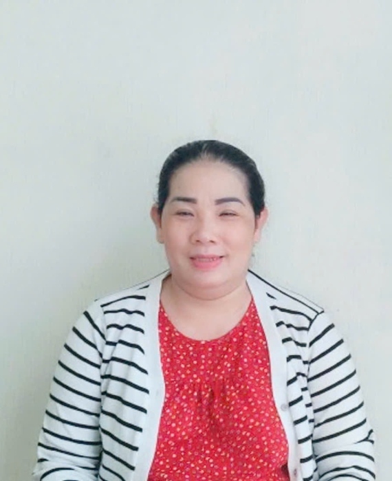 Cô Hồng quê Hóc Môn