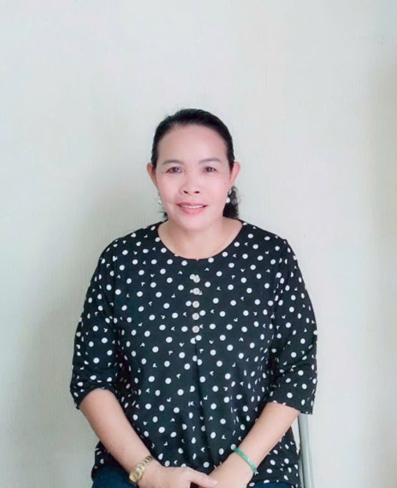 Chị Út sinh năm 1976 