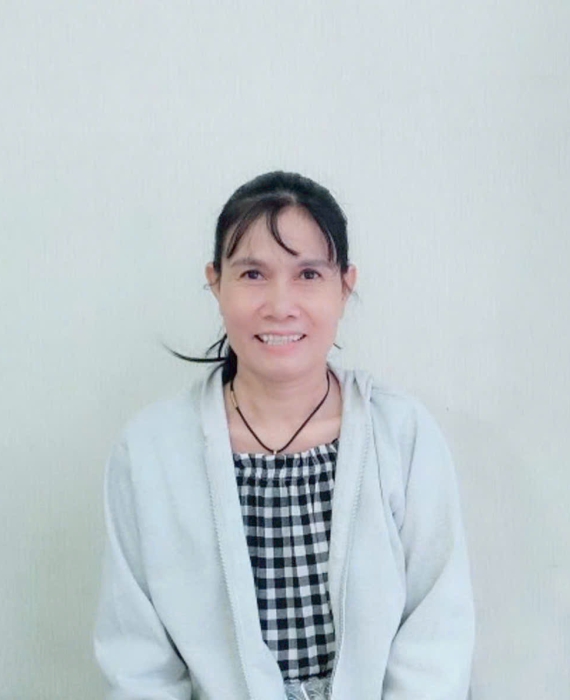 Cô Tuyết sinh 1973 