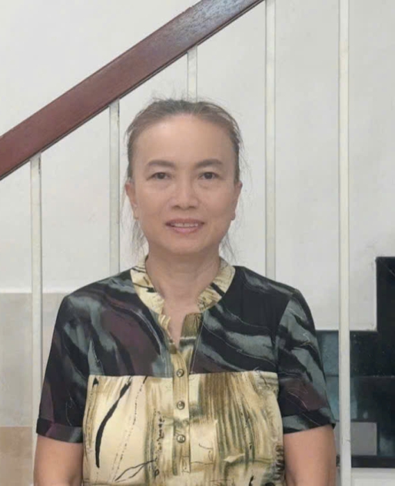 Cô Thoa quê gốc Đồng Tháp