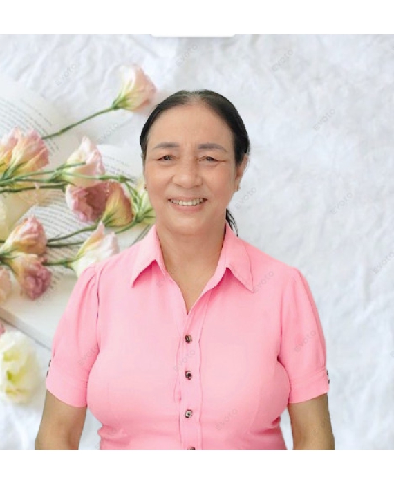 Cô Tuyết quê Quảng Bình 
