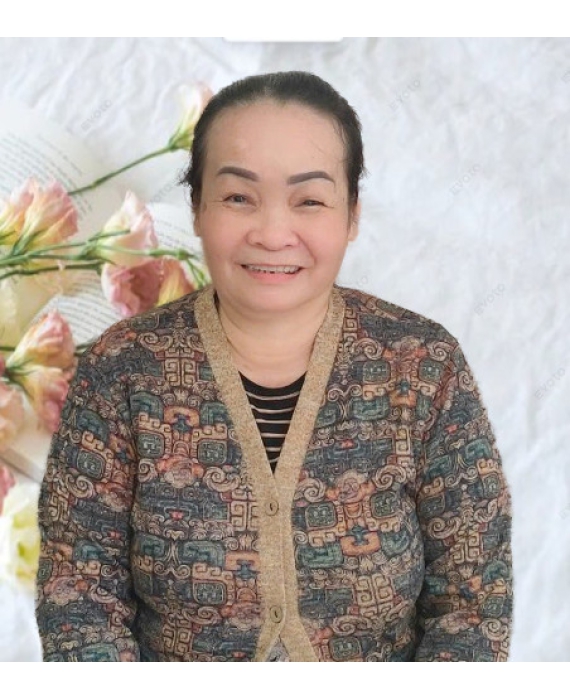 Cô Trinh quê Nha Trang 