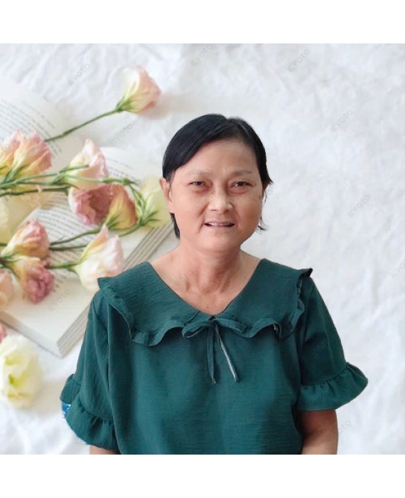 Cô anh Đào quê Vĩnh