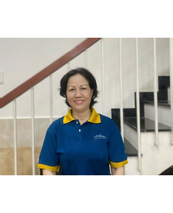 Cô Yến quê Huế