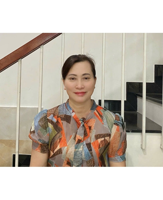 Cô Trang sinh năm 1973 
