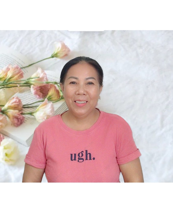 Cô Thuý quê Nha Trang