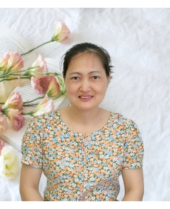 Cô Khuyên quê miền Bắc