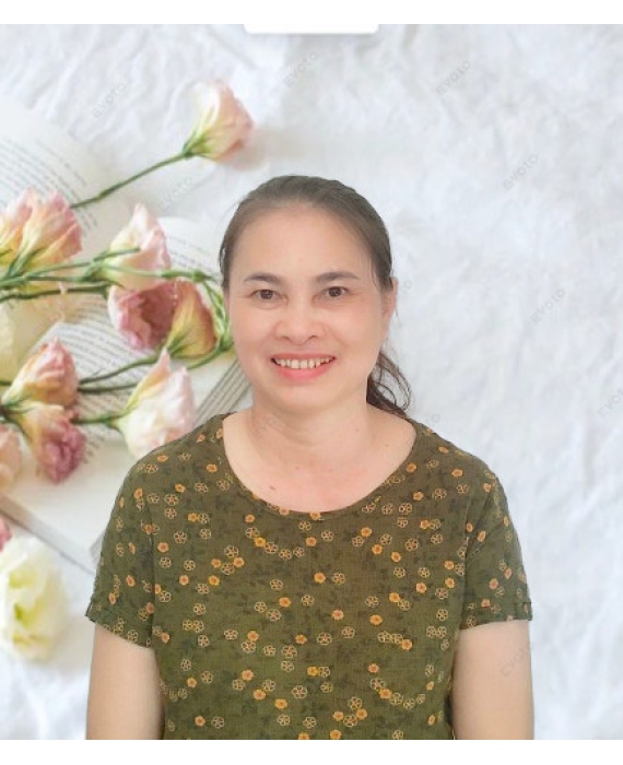 Chị Huyền sinh năm 1972