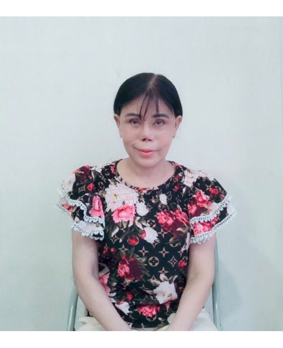 Cô Quyên sinh năm 1974