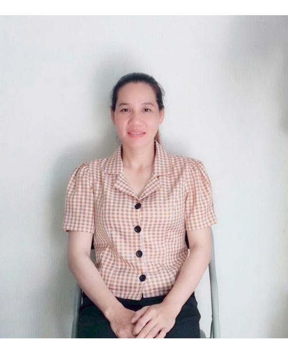 Chị  Ái sinh 1981 