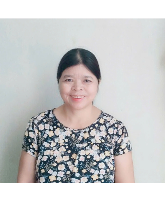 Cô Tuyết quê Nghệ An 