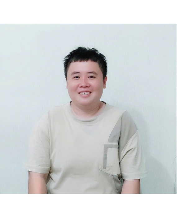 Em Huyền Trân sinh 1999