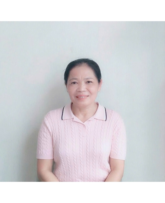 Cô Chuyên quê Nghệ An 