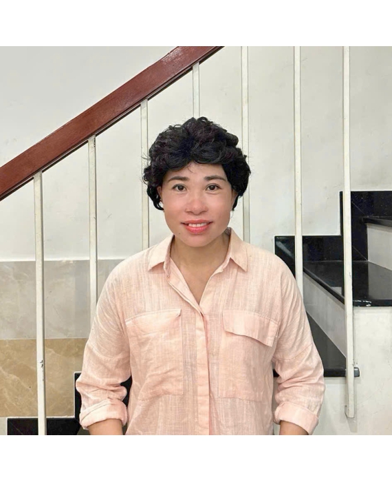 Chị Tú Anh 